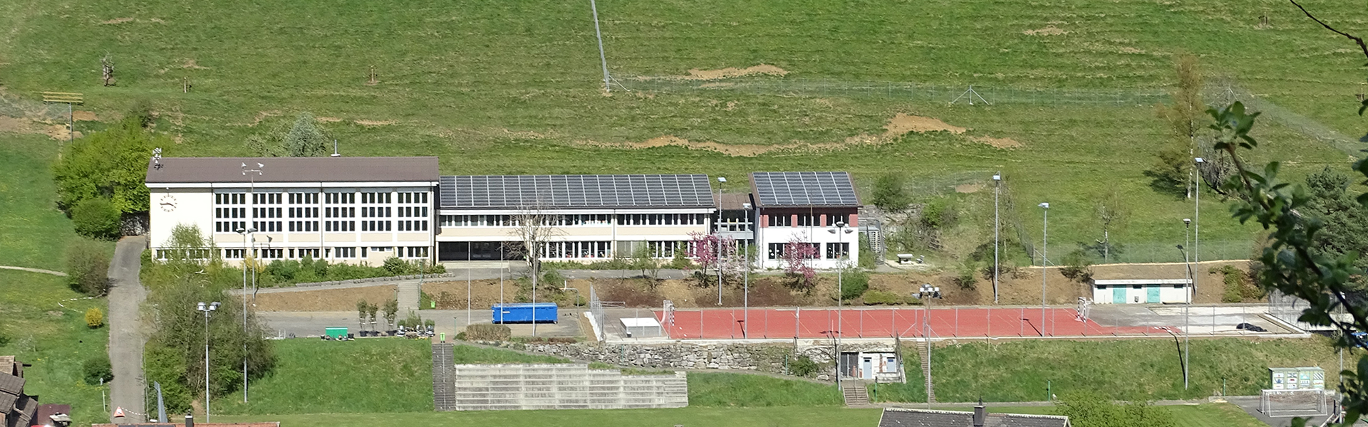 Schule Tecknau